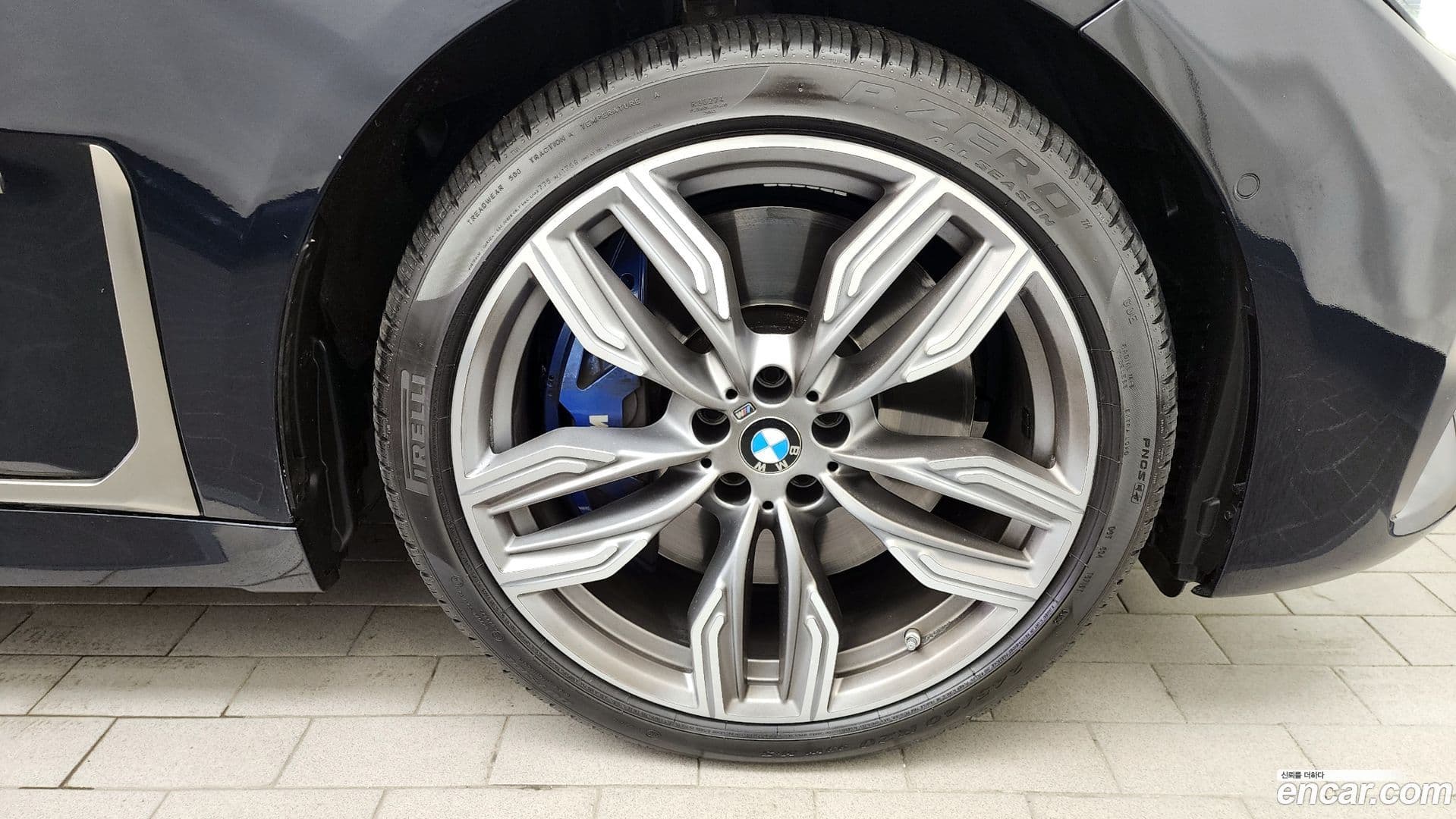 Main__Slider__Photo:7-Series BMW 2022.2-4