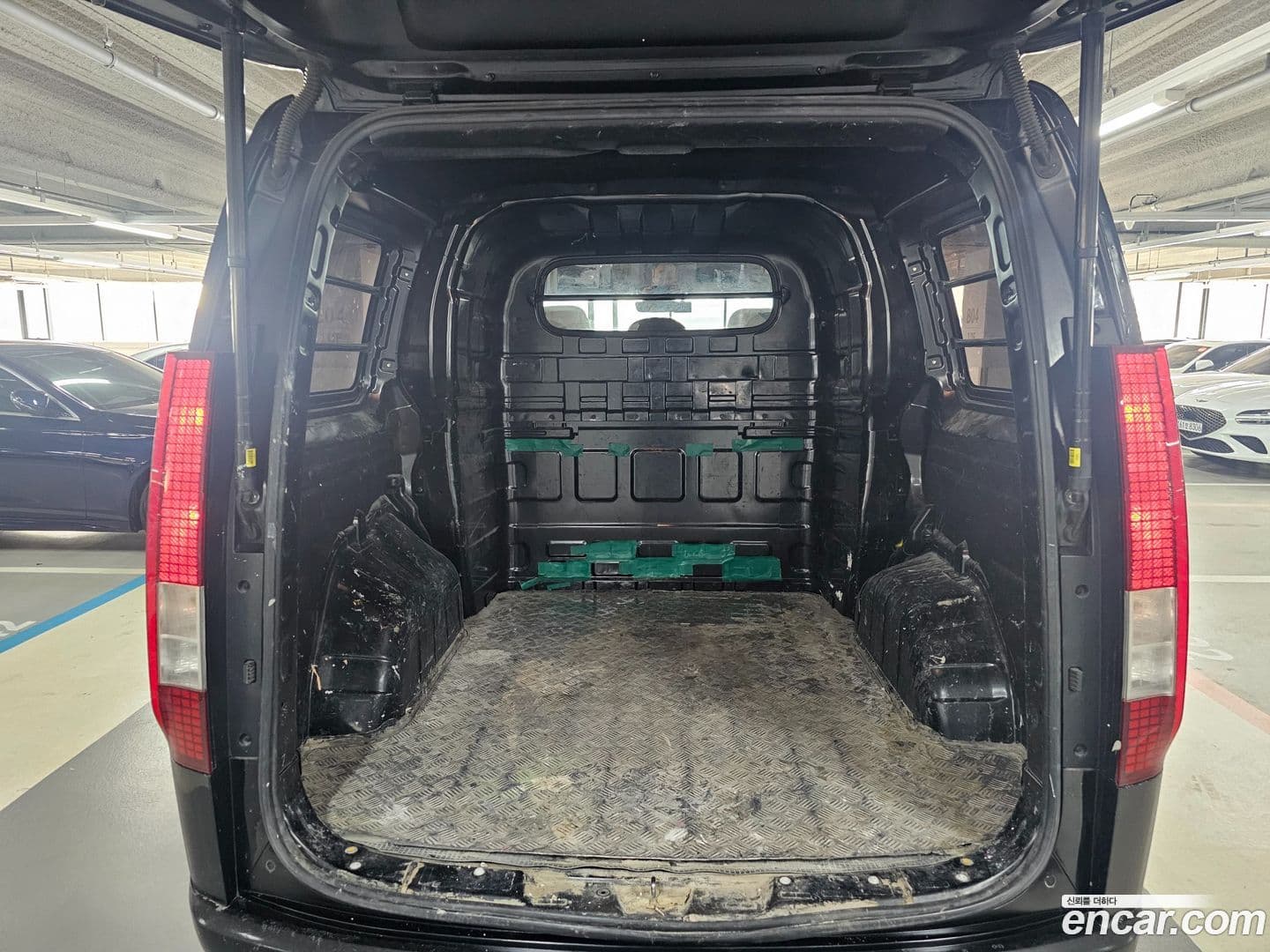 Main__Slider__Photo:Staria Hyundai 2022.7-5