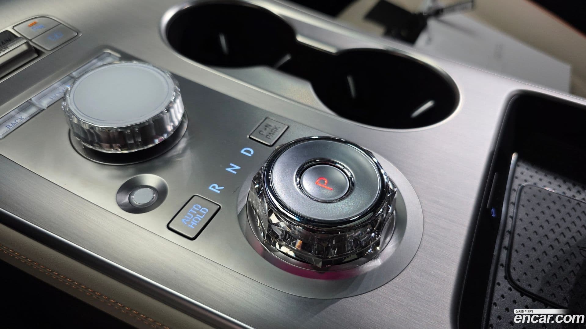 Main__Slider__Photo:GV70 Genesis 2025.4-8