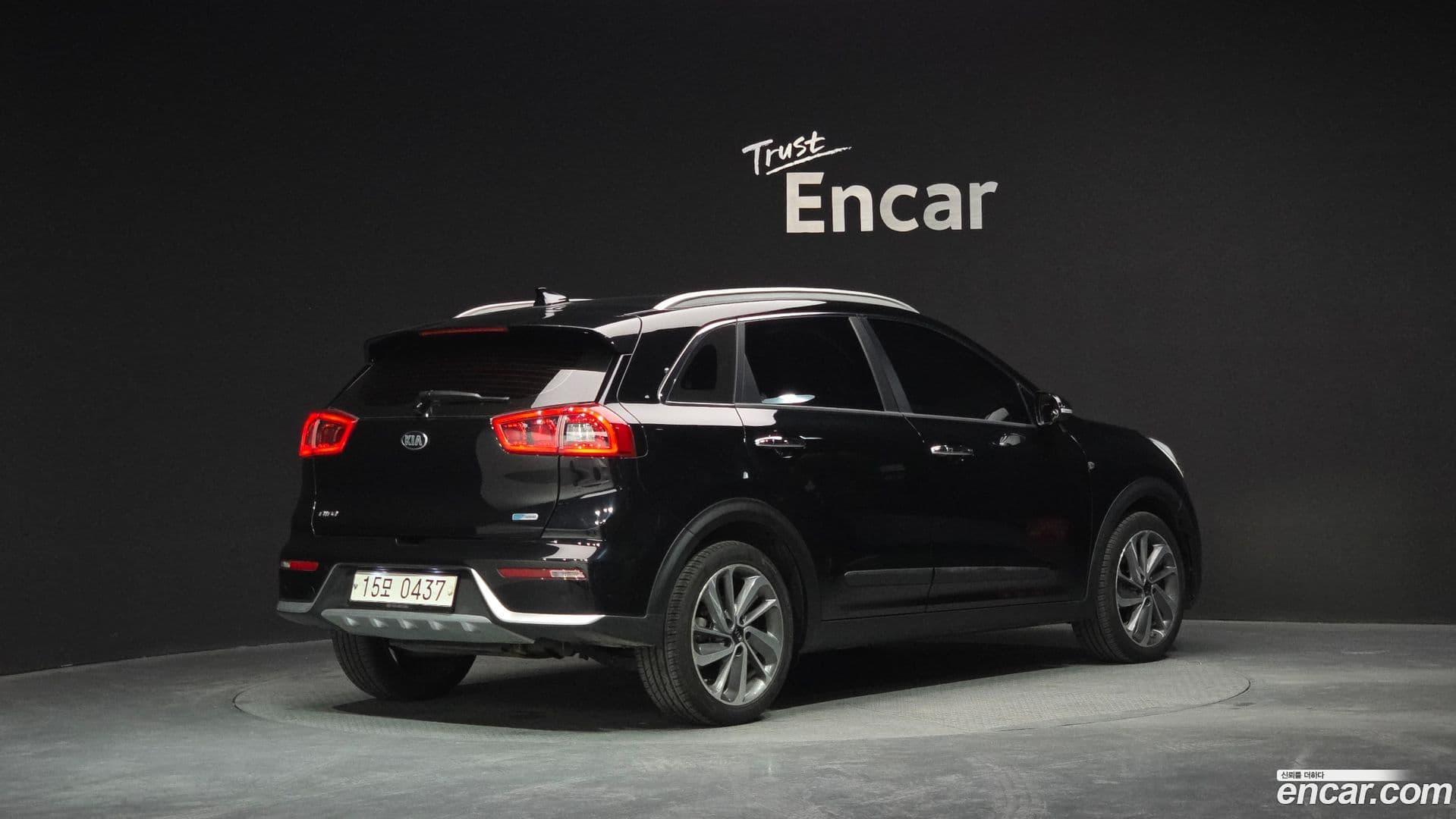 Main__Slider__Photo:Niro Kia 2016.3-1