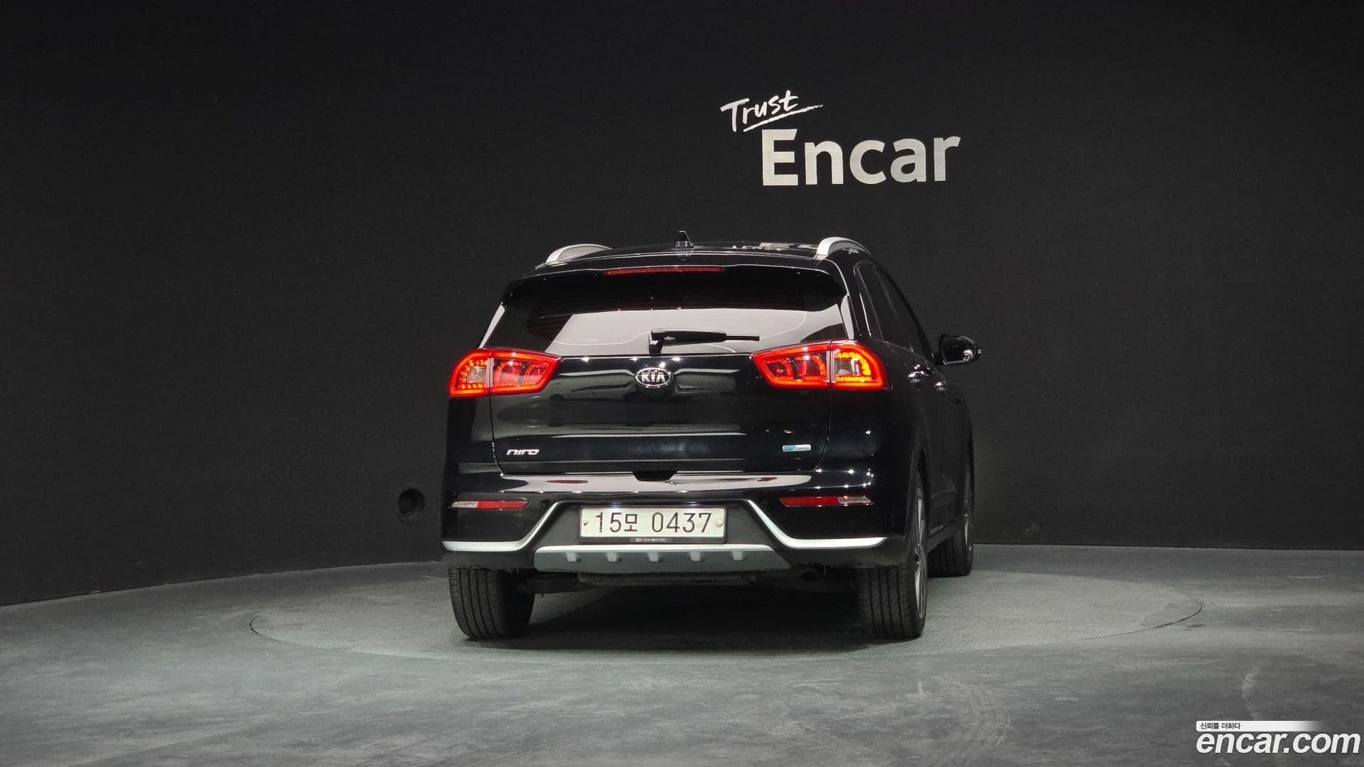 Main__Slider__Photo:Niro Kia 2016.3-3