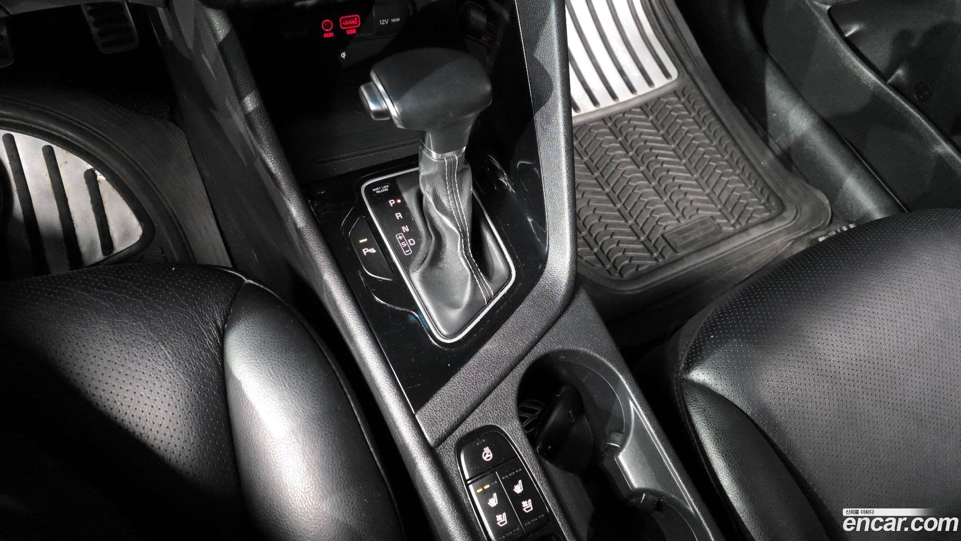 Main__Slider__Photo:Niro Kia 2016.3-8