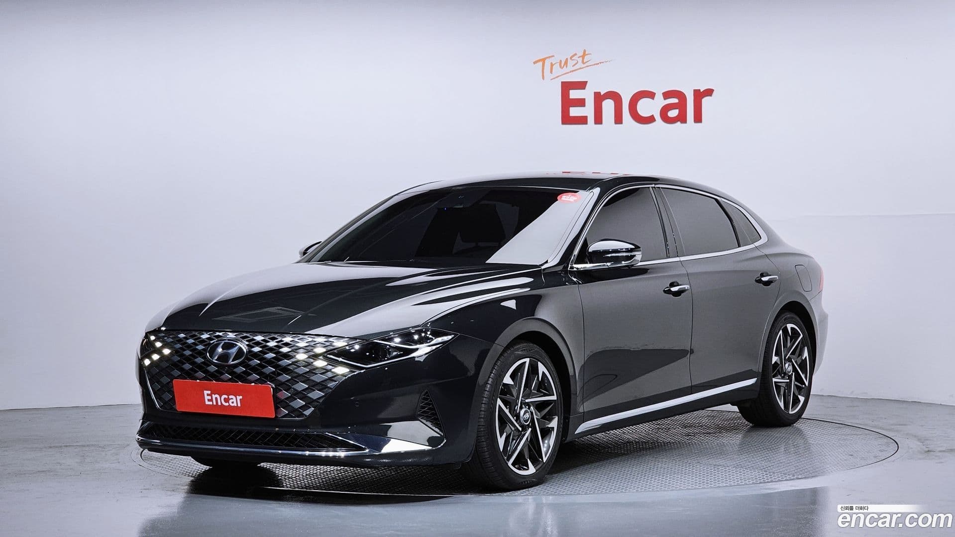 Main__Slider__Photo:Grandeur Hyundai 2020.6-0