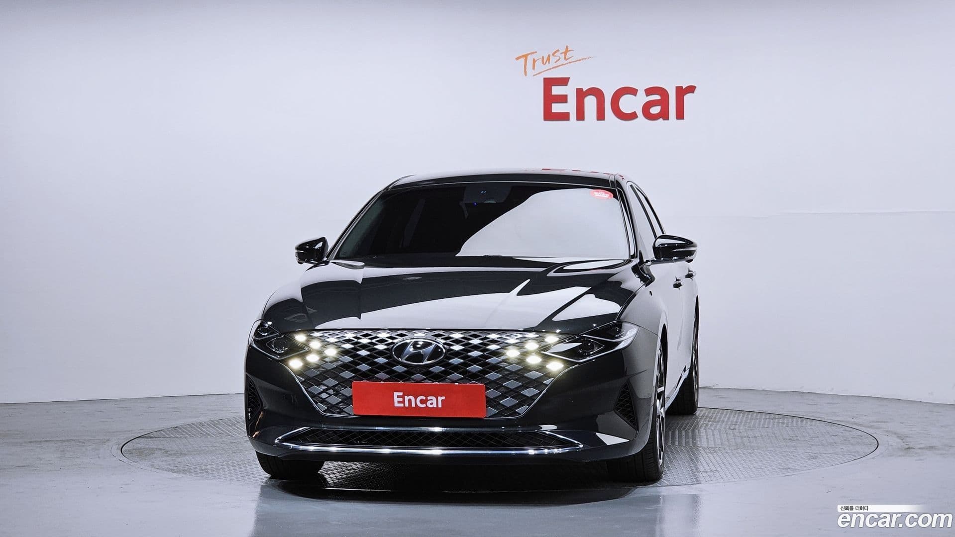 Main__Slider__Photo:Grandeur Hyundai 2020.6-2