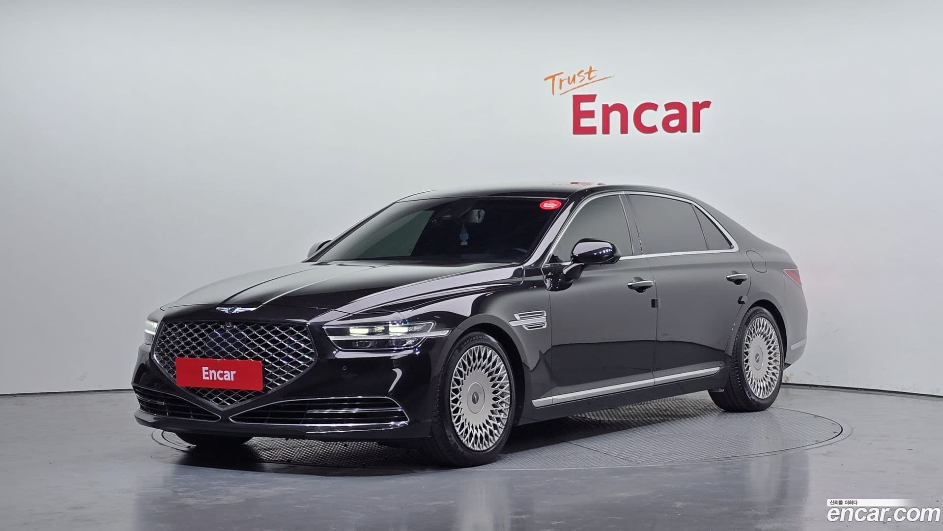 Main__Slider__Photo:G90 Genesis 2019.4-0