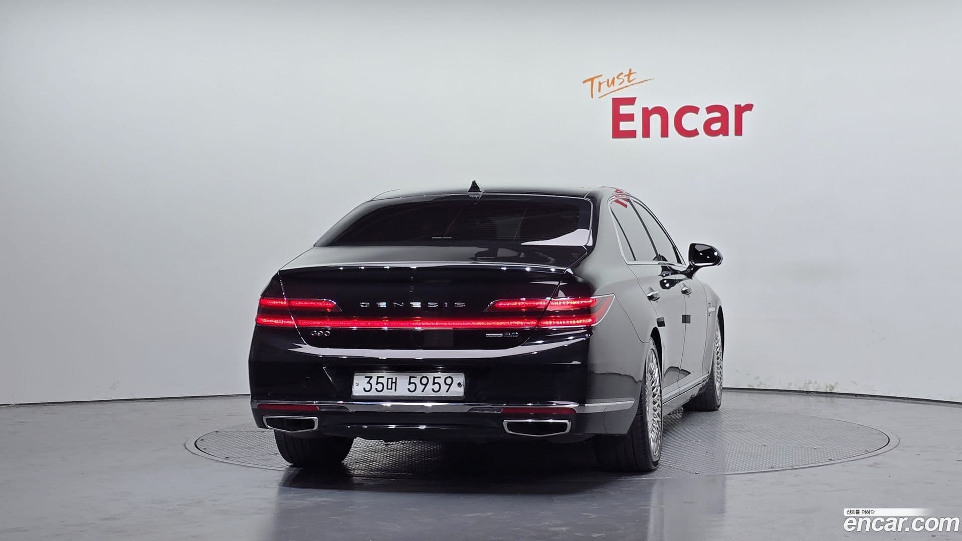 Main__Slider__Photo:G90 Genesis 2019.4-3