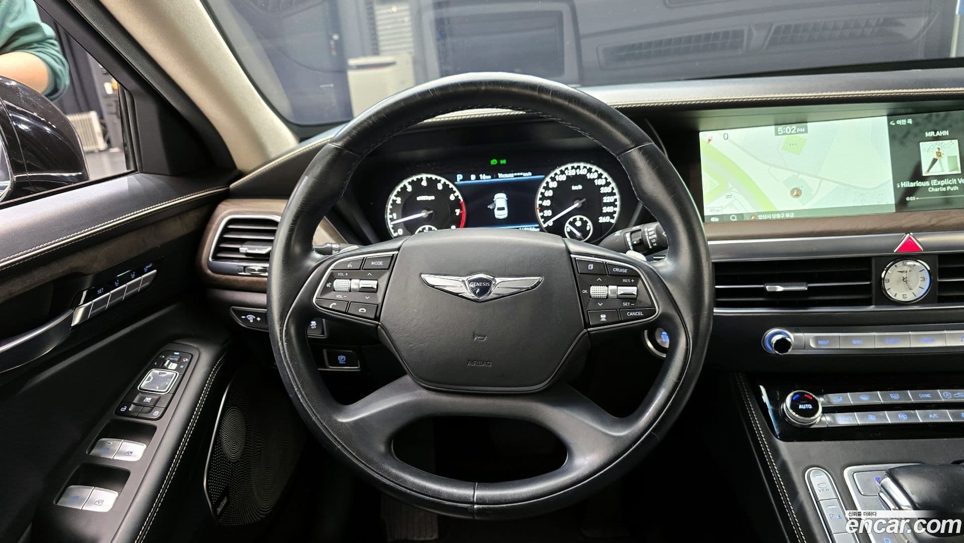 Main__Slider__Photo:G90 Genesis 2019.4-12