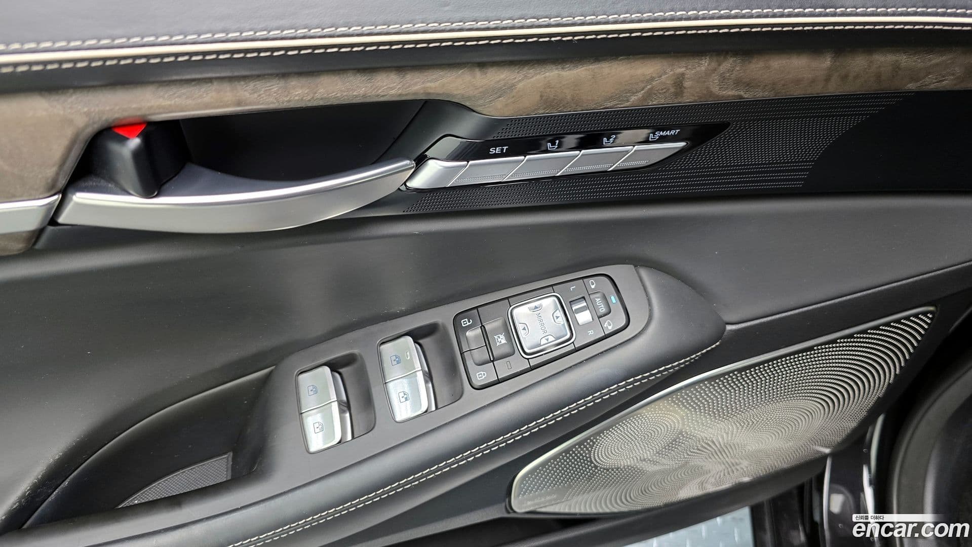 Main__Slider__Photo:G90 Genesis 2019.4-13