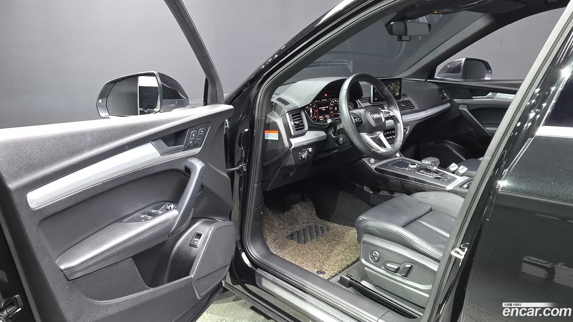 Q5 Audi 2020.11-INNER-010