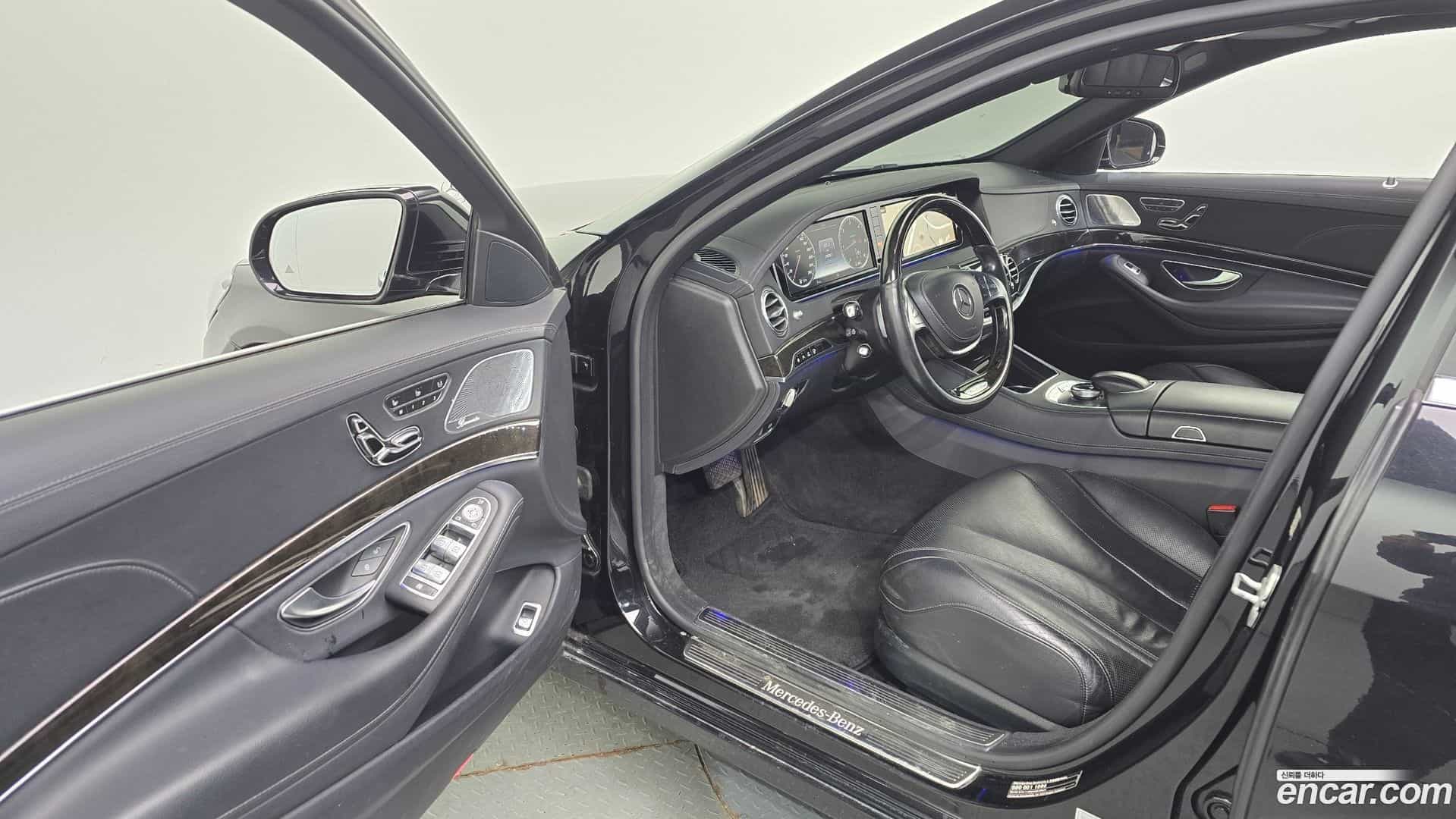 S-Class Mercedes-Benz 2015.0-INNER-010
