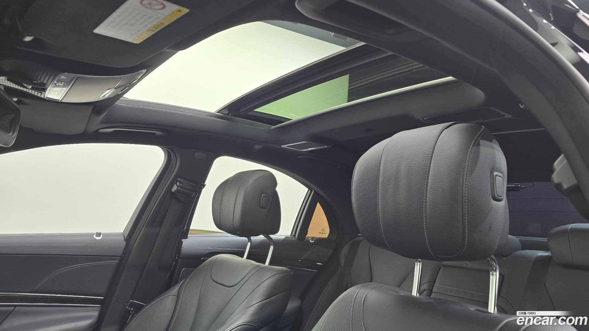 Main__Slider__Photo:S-Class Mercedes-Benz 2015.0-18