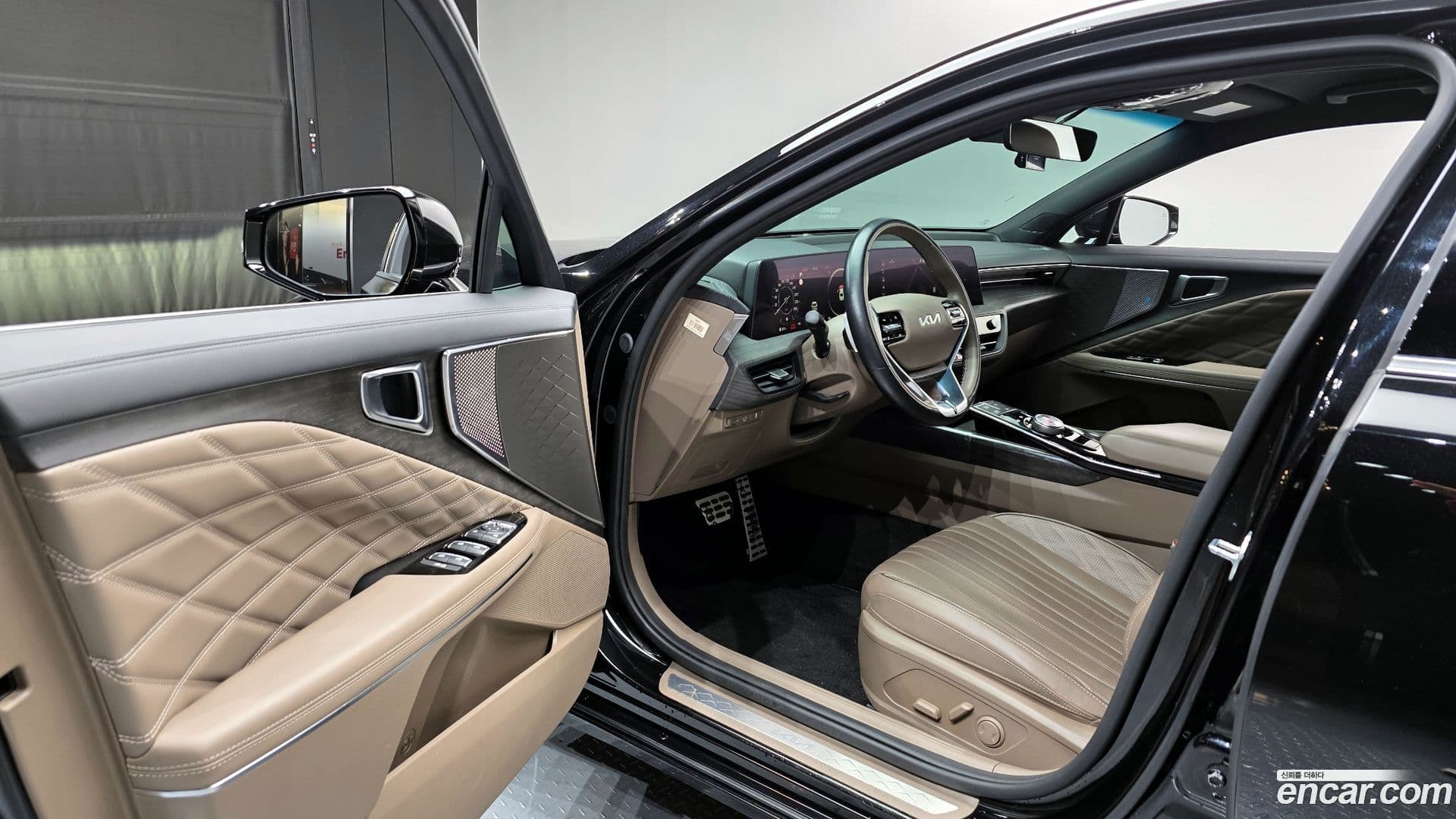 Main__Slider__Photo:K8 Kia 2021.8-10