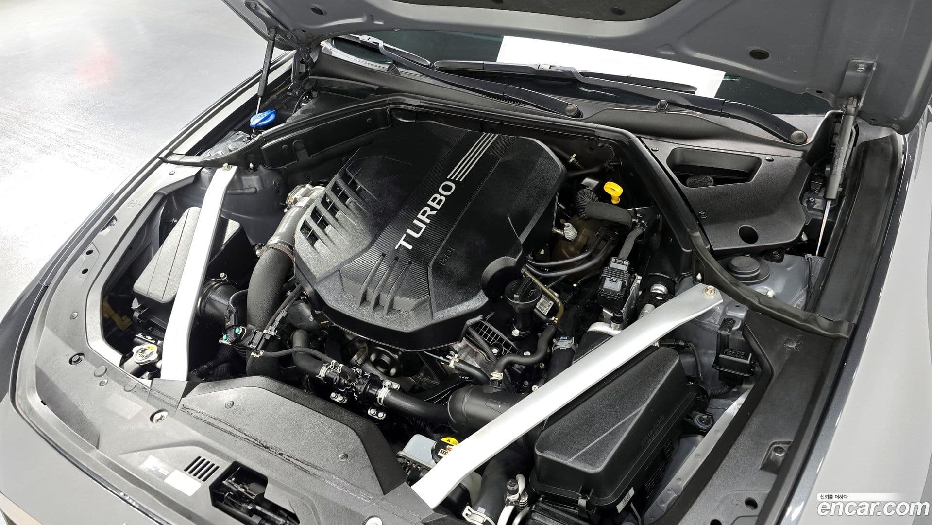 Main__Slider__Photo:G70 Genesis 2019.4-5