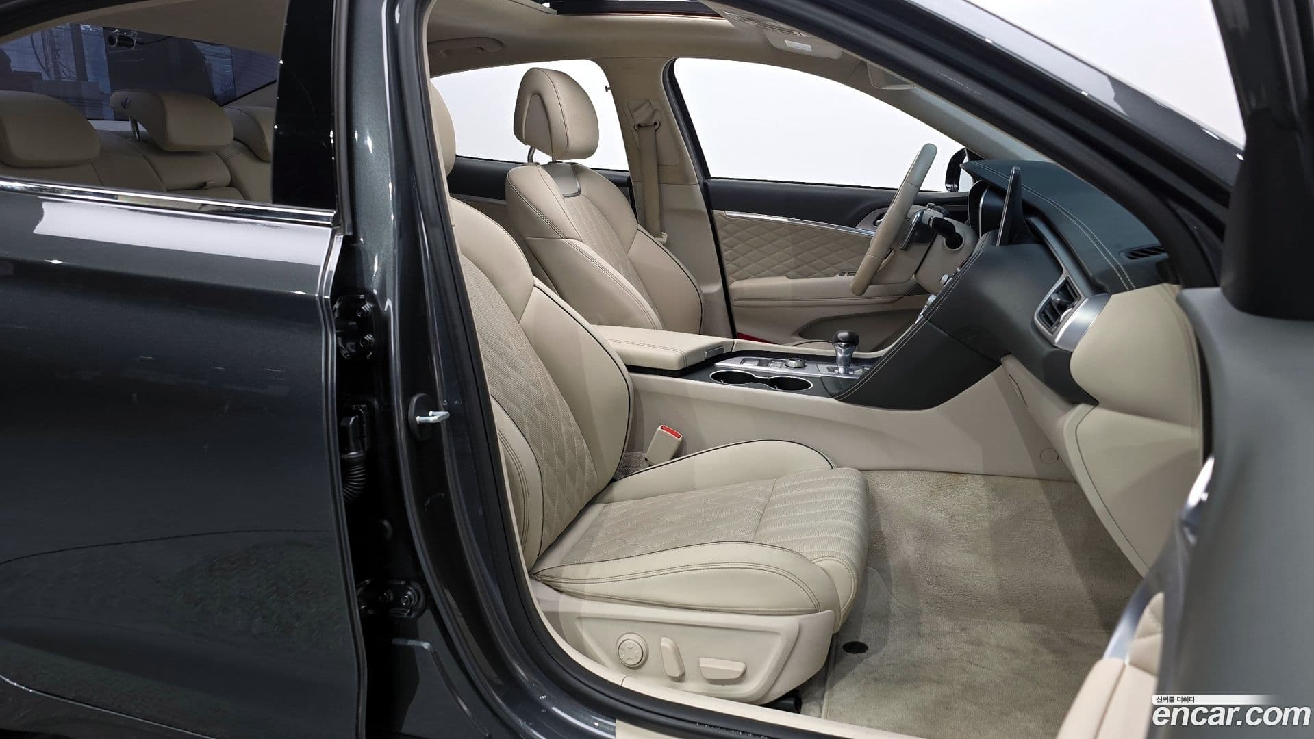 Main__Slider__Photo:G70 Genesis 2019.4-9