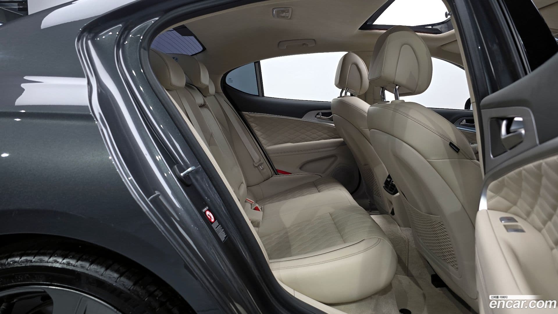 Main__Slider__Photo:G70 Genesis 2019.4-11