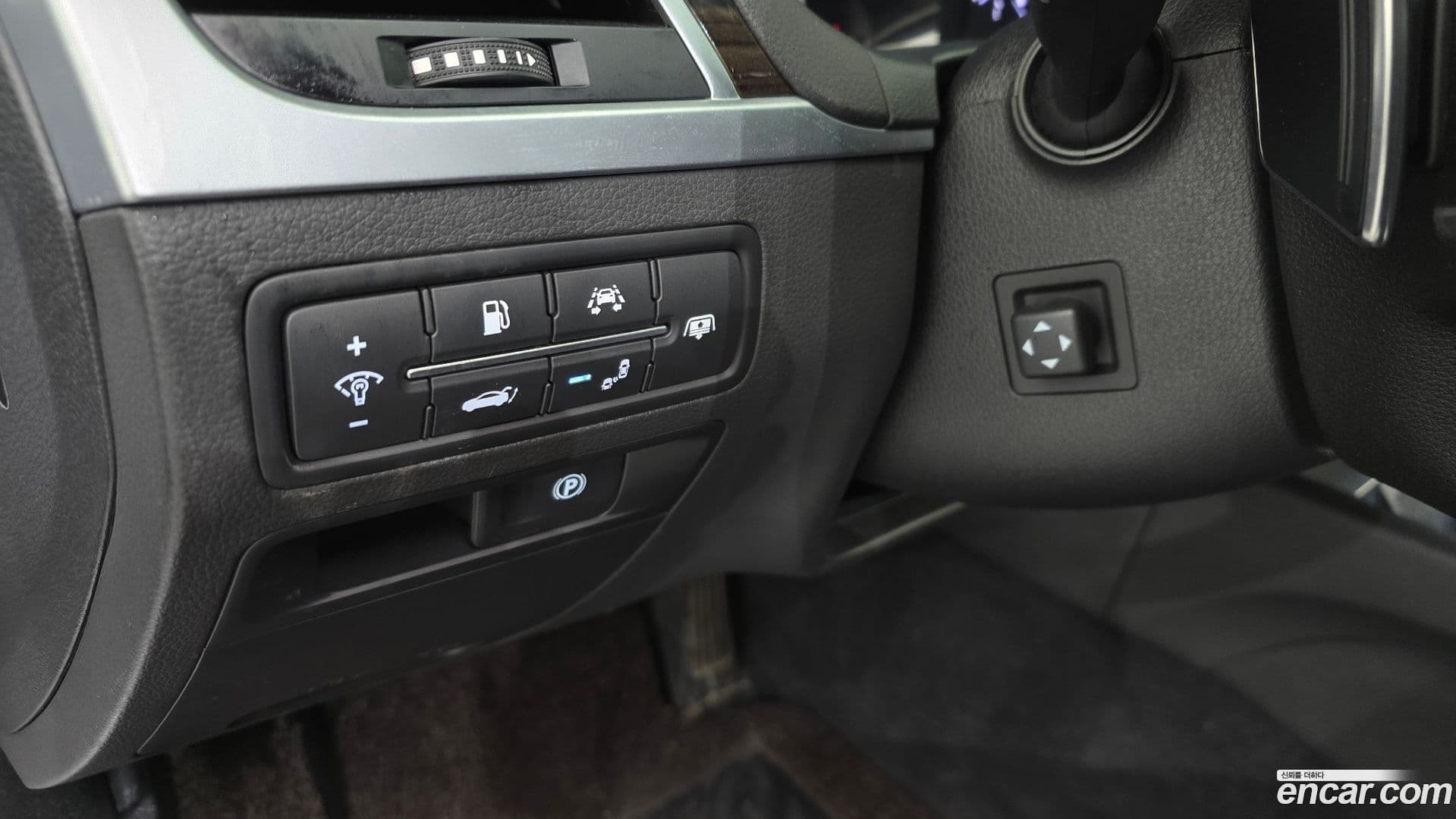 Main__Slider__Photo:G80 Genesis 2017.7-13