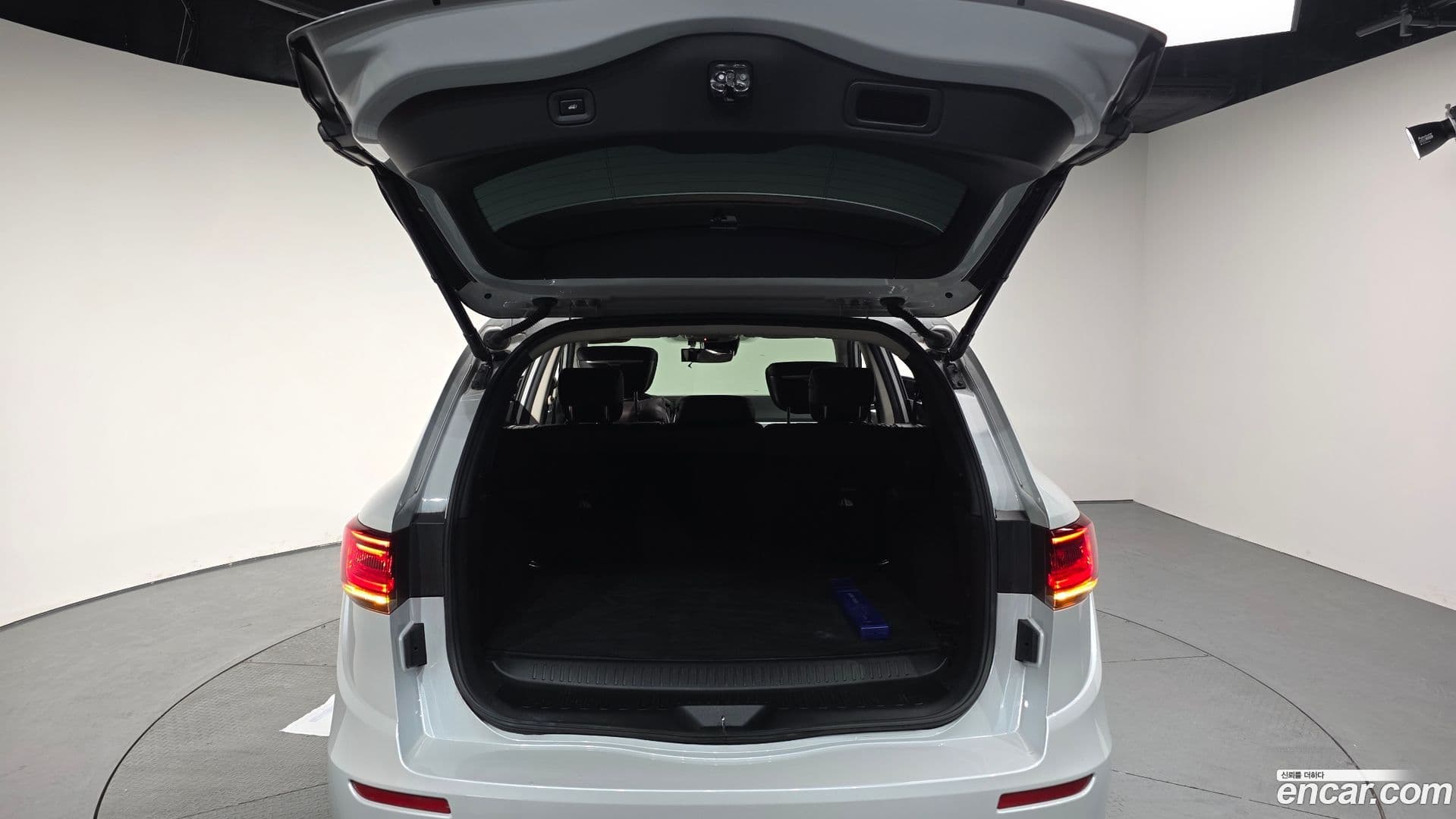 Main__Slider__Photo:QM6 Renault-KoreaSamsung 2021.2-19