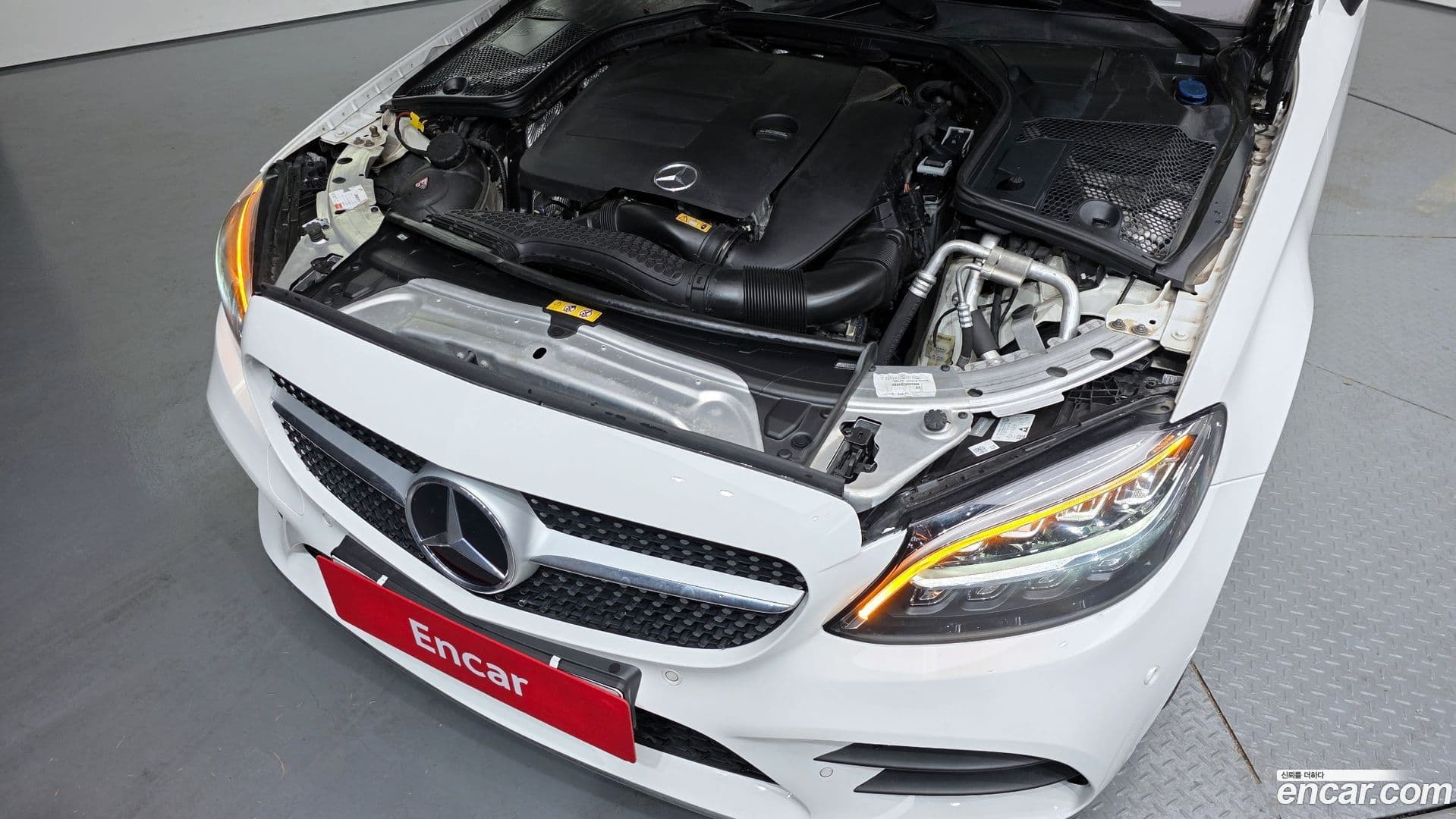 Main__Slider__Photo:C-Class Mercedes-Benz 2019.9-5