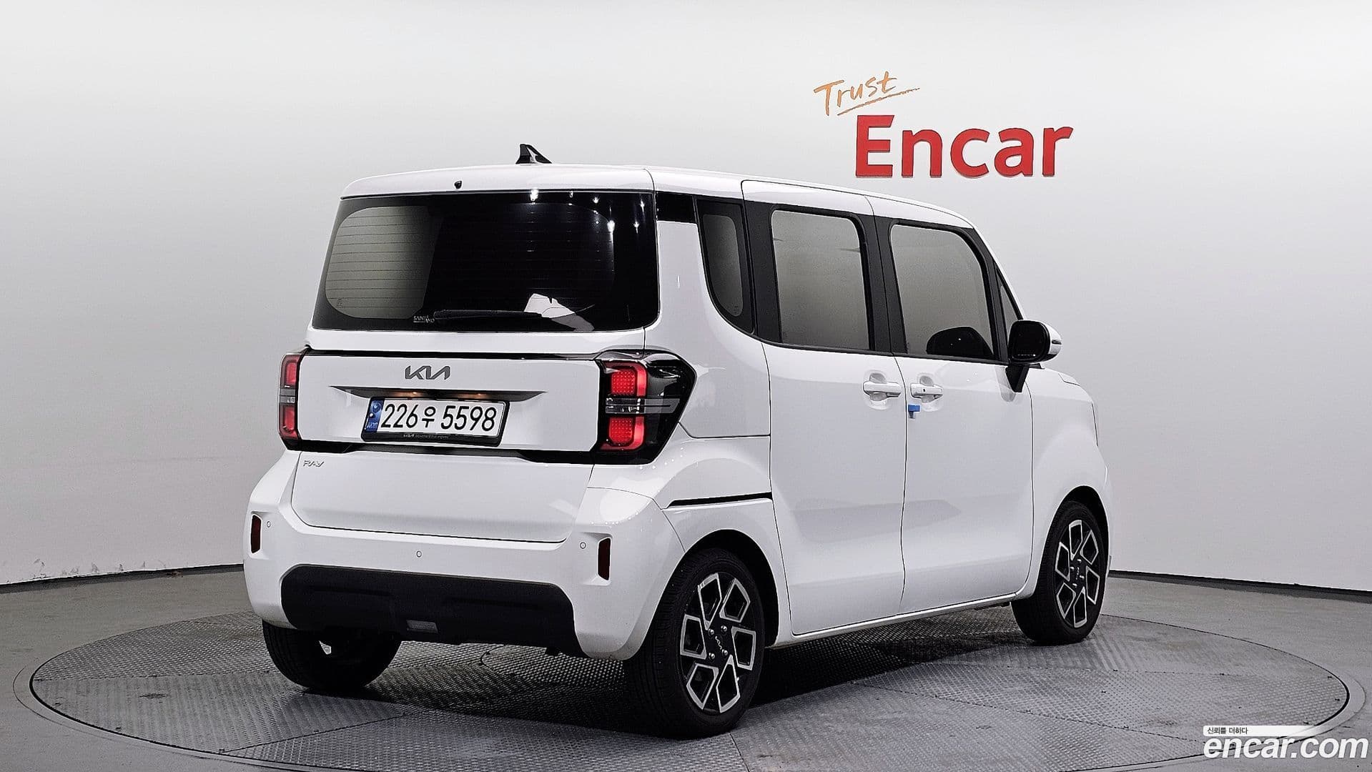 Main__Slider__Photo:RAY Kia 2023.1-1