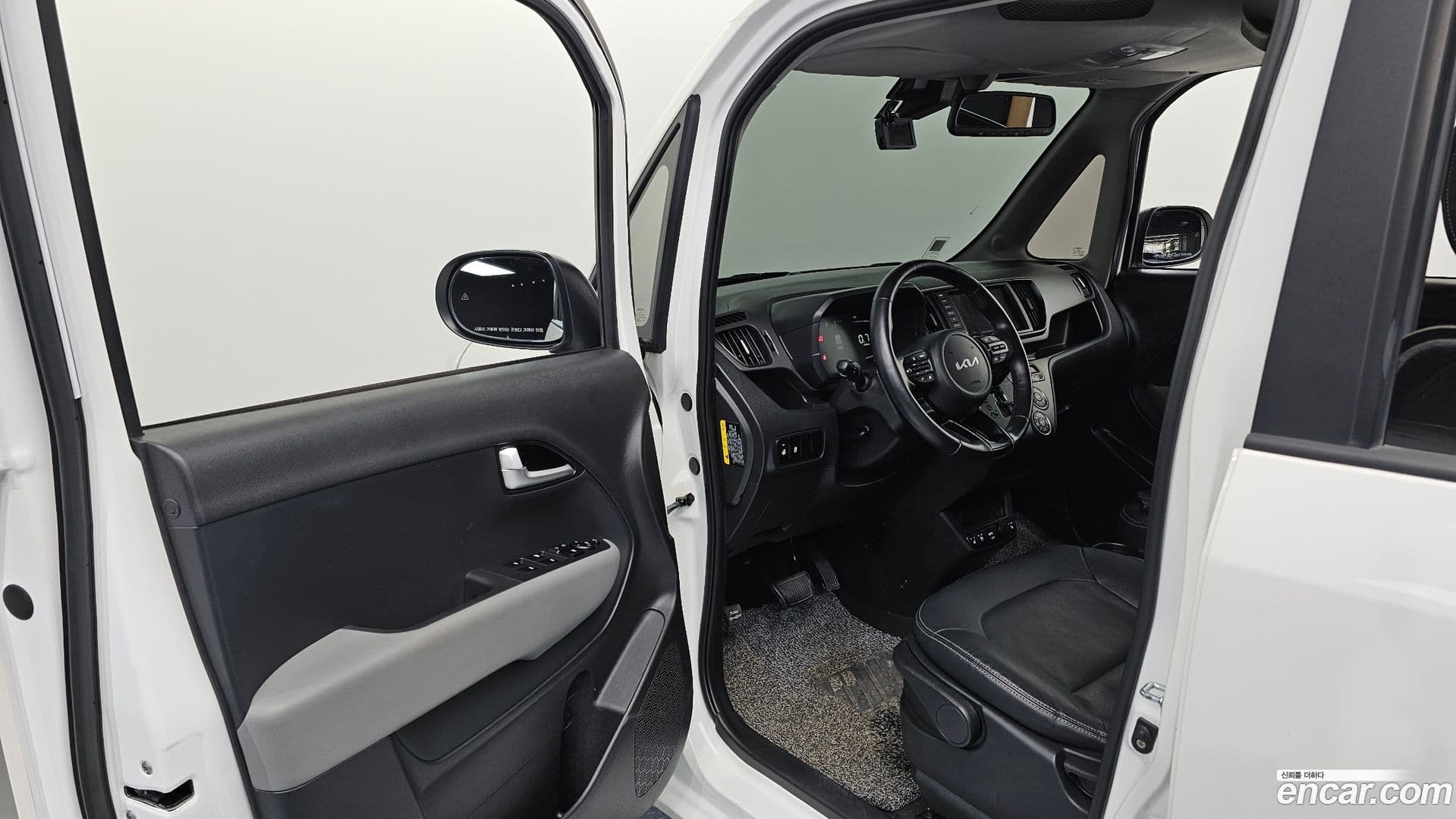 Main__Slider__Photo:RAY Kia 2023.1-9