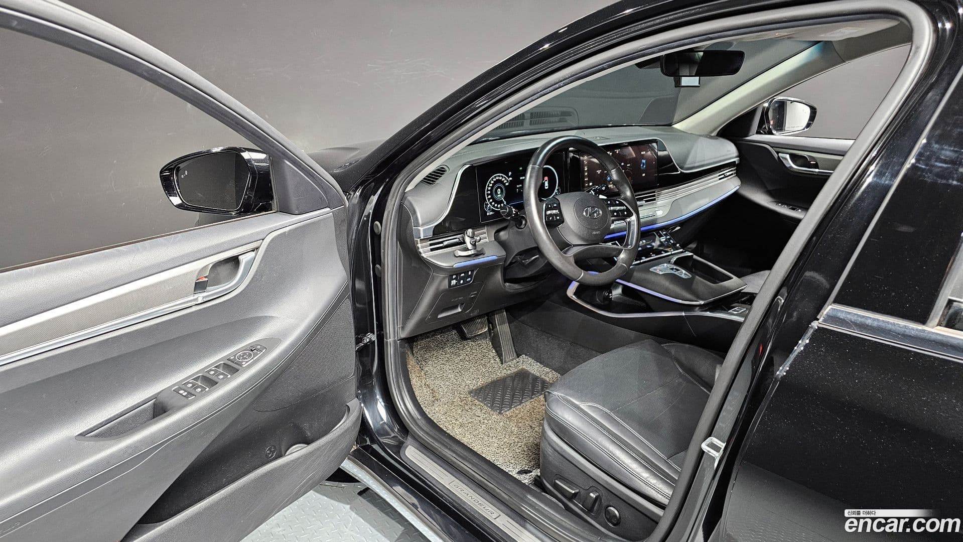 Main__Slider__Photo:Grandeur Hyundai 2020.9-10