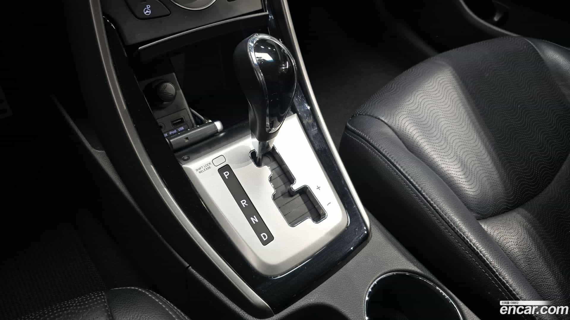 AVANTE Hyundai 2010.11-INNER-009