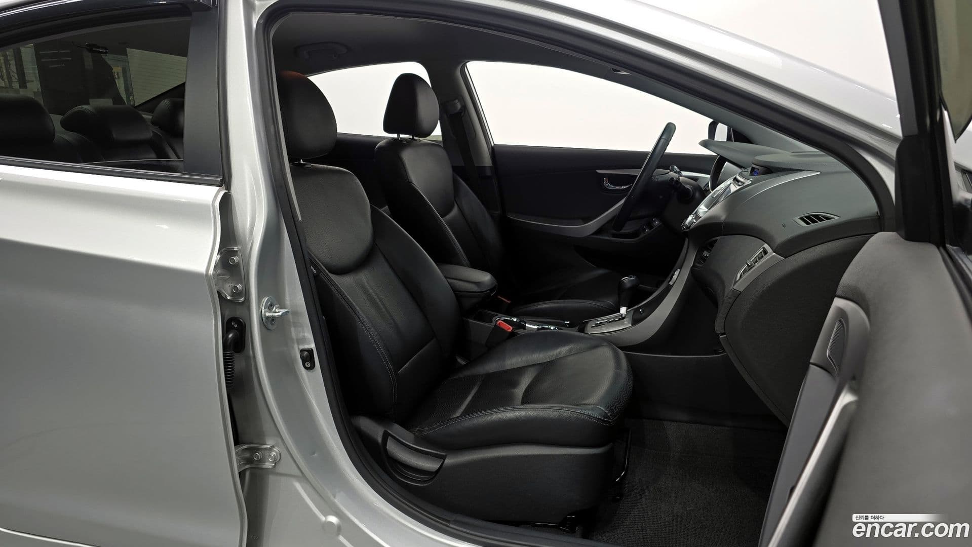 Main__Slider__Photo:AVANTE Hyundai 2010.11-9