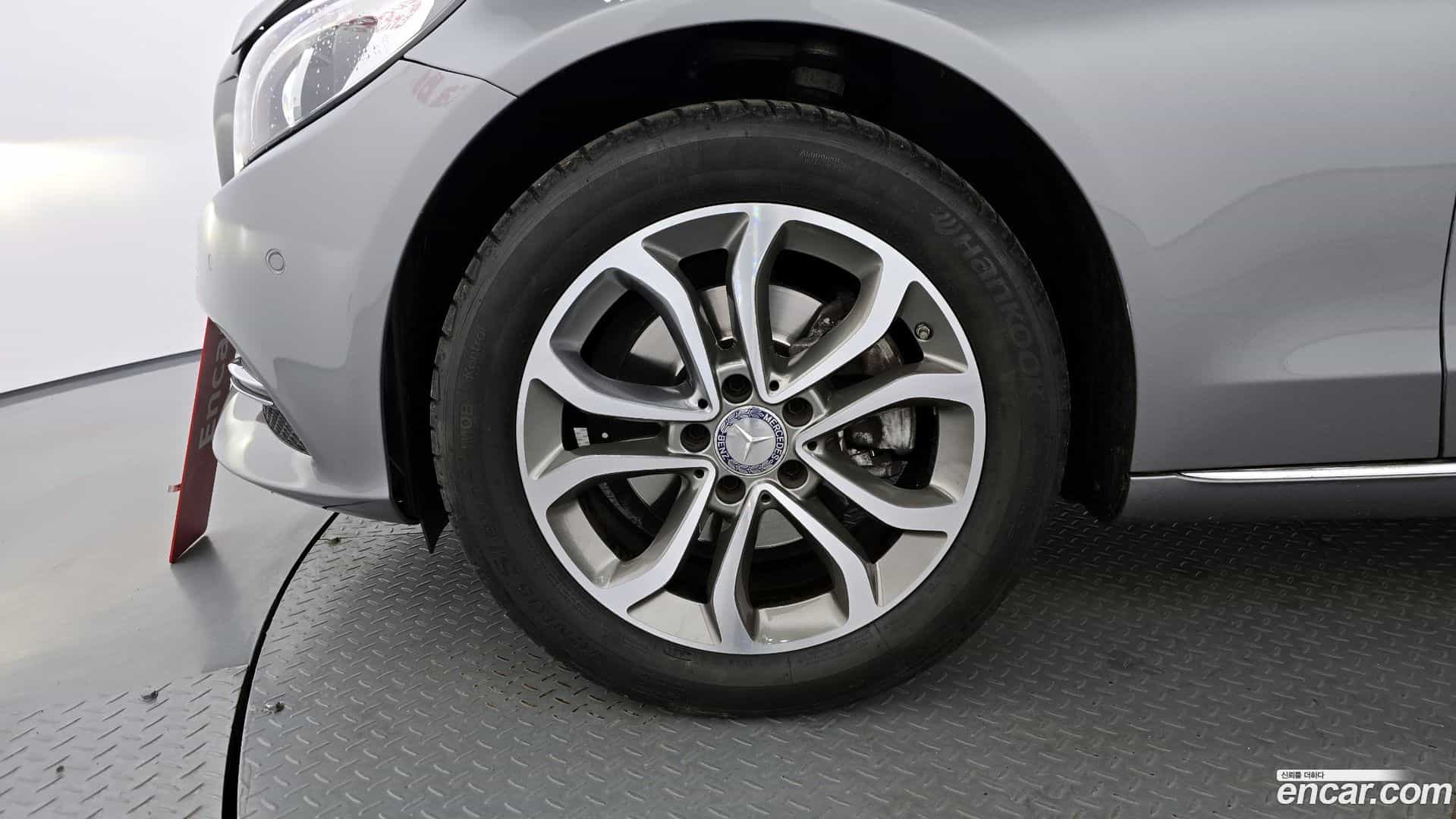 C-Class Mercedes-Benz 2015.0-OUTER-005