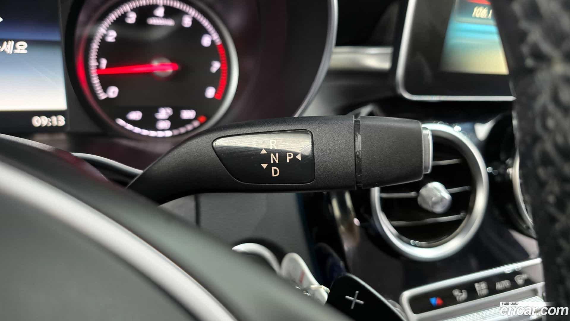 C-Class Mercedes-Benz 2015.0-INNER-009