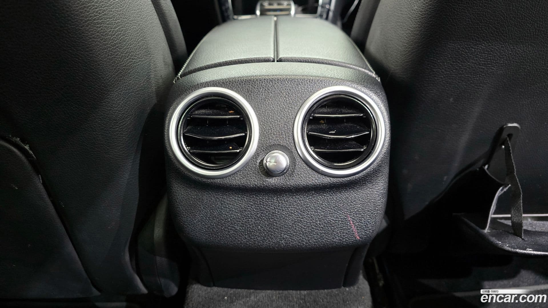 Main__Slider__Photo:C-Class Mercedes-Benz 2015.0-18