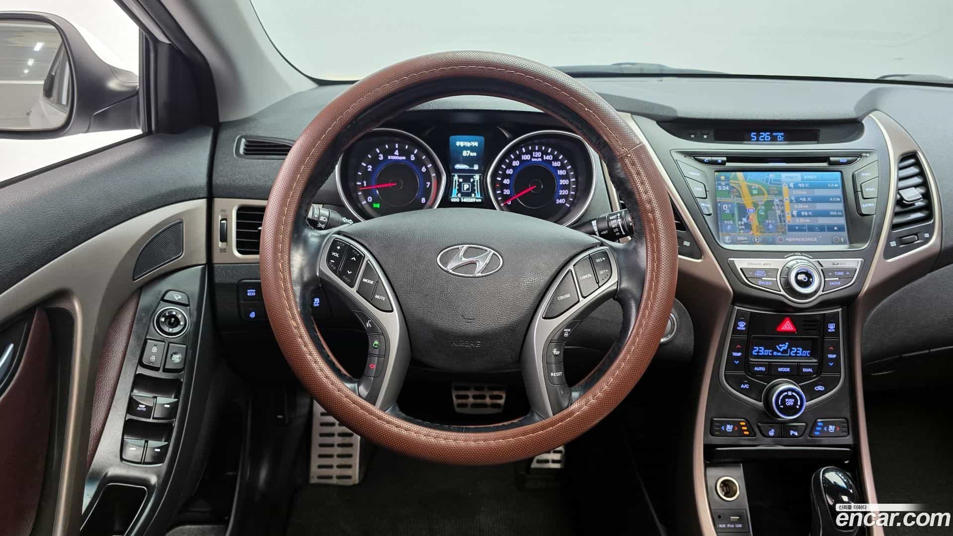 AVANTE Hyundai 2013.9-OPTION-017