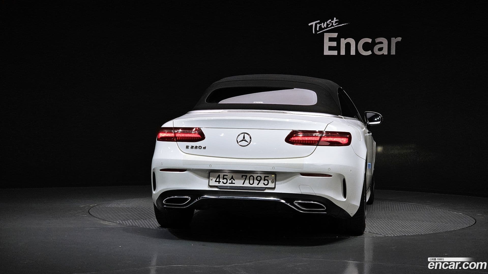 Main__Slider__Photo:E-Class Mercedes-Benz 2018.10-3