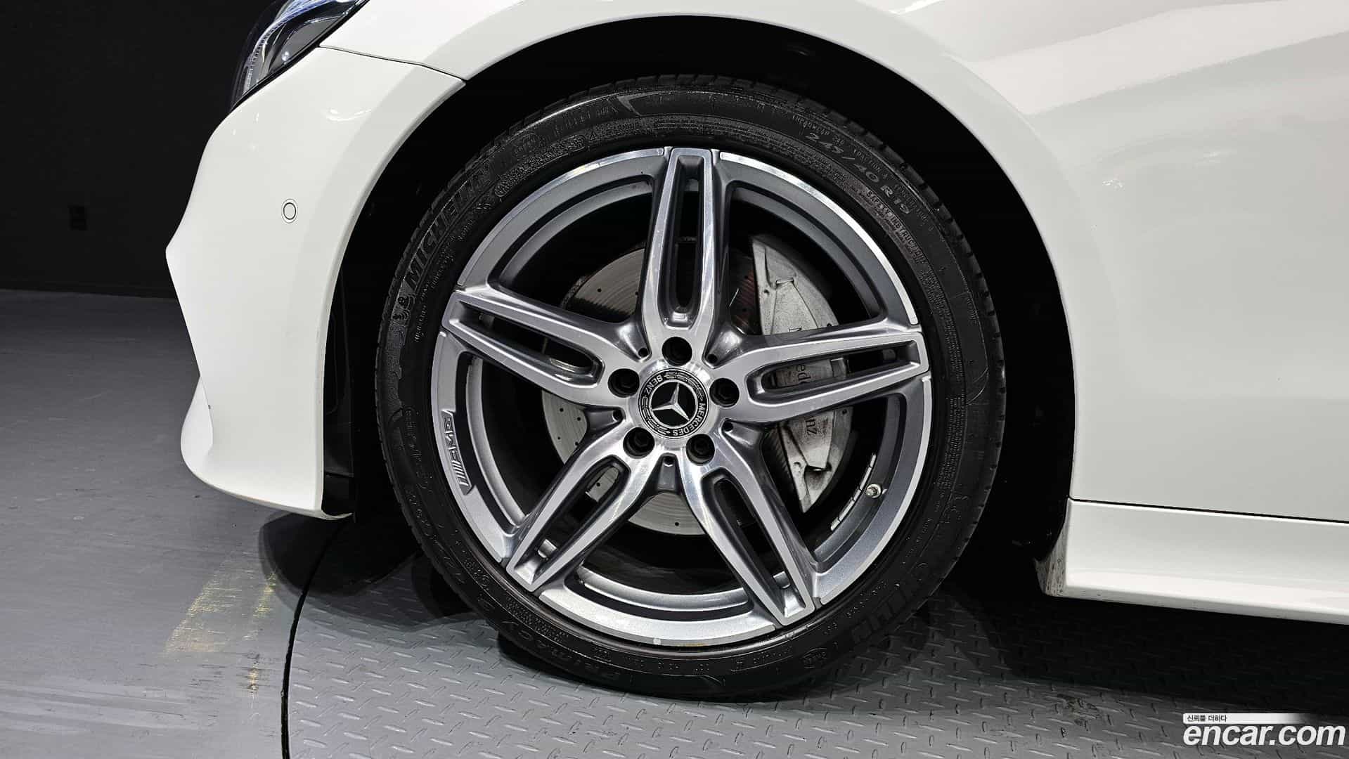 E-Class Mercedes-Benz 2018.10-OUTER-005