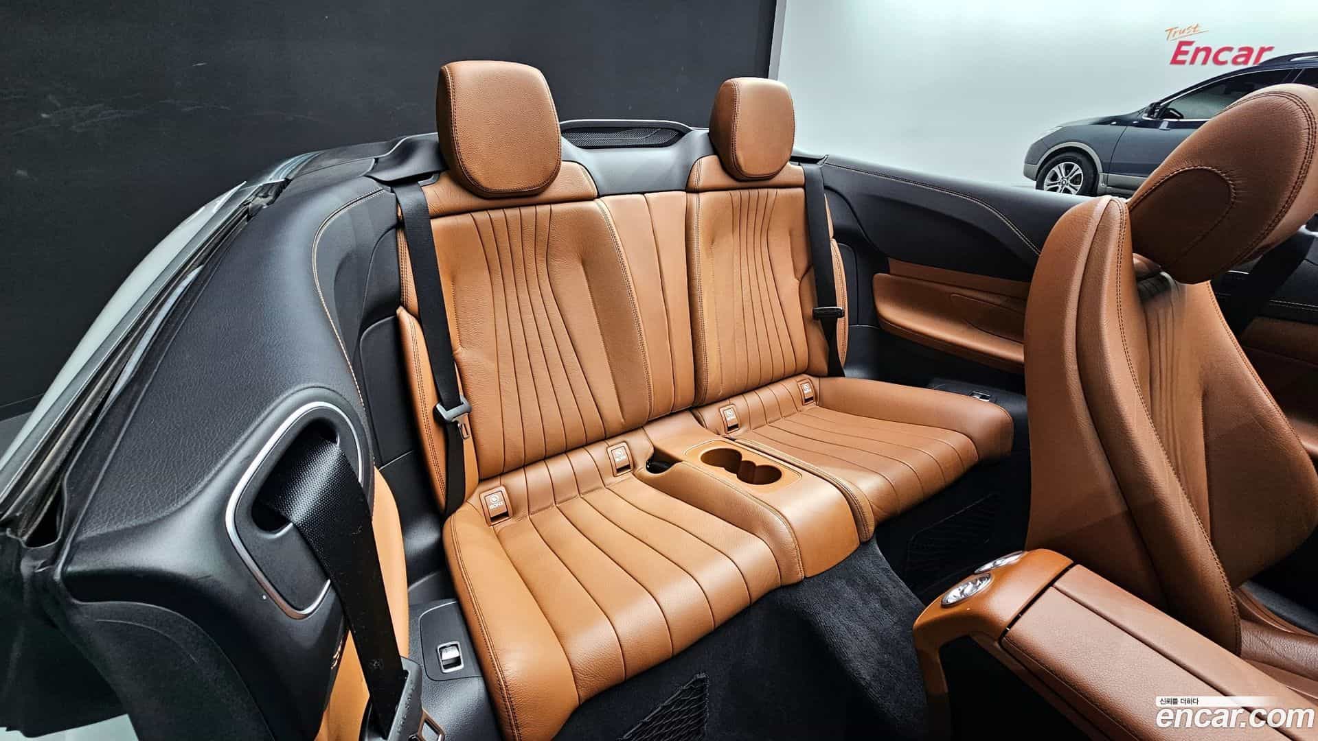 E-Class Mercedes-Benz 2018.10-OPTION-016