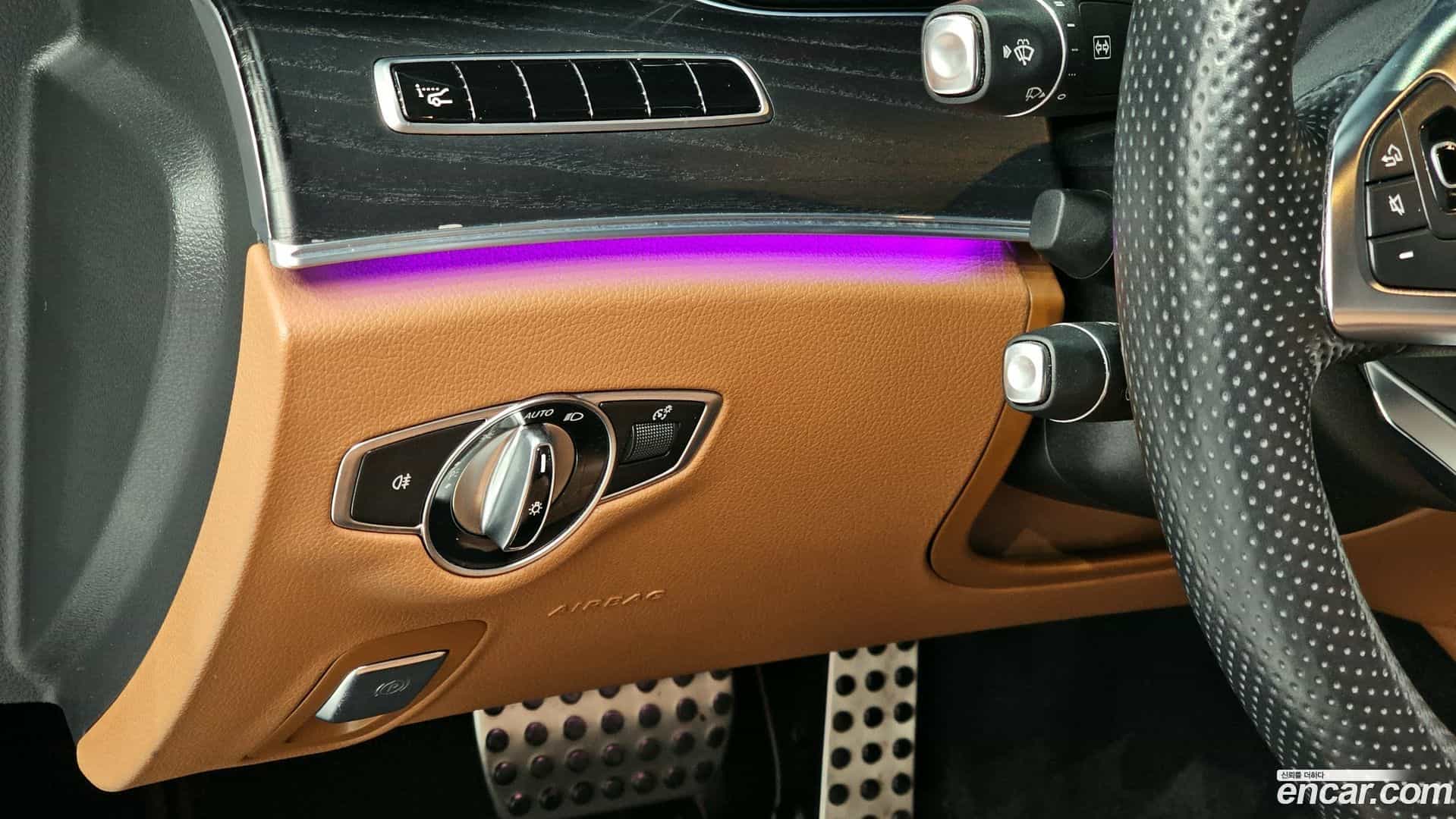 E-Class Mercedes-Benz 2018.10-OPTION-018