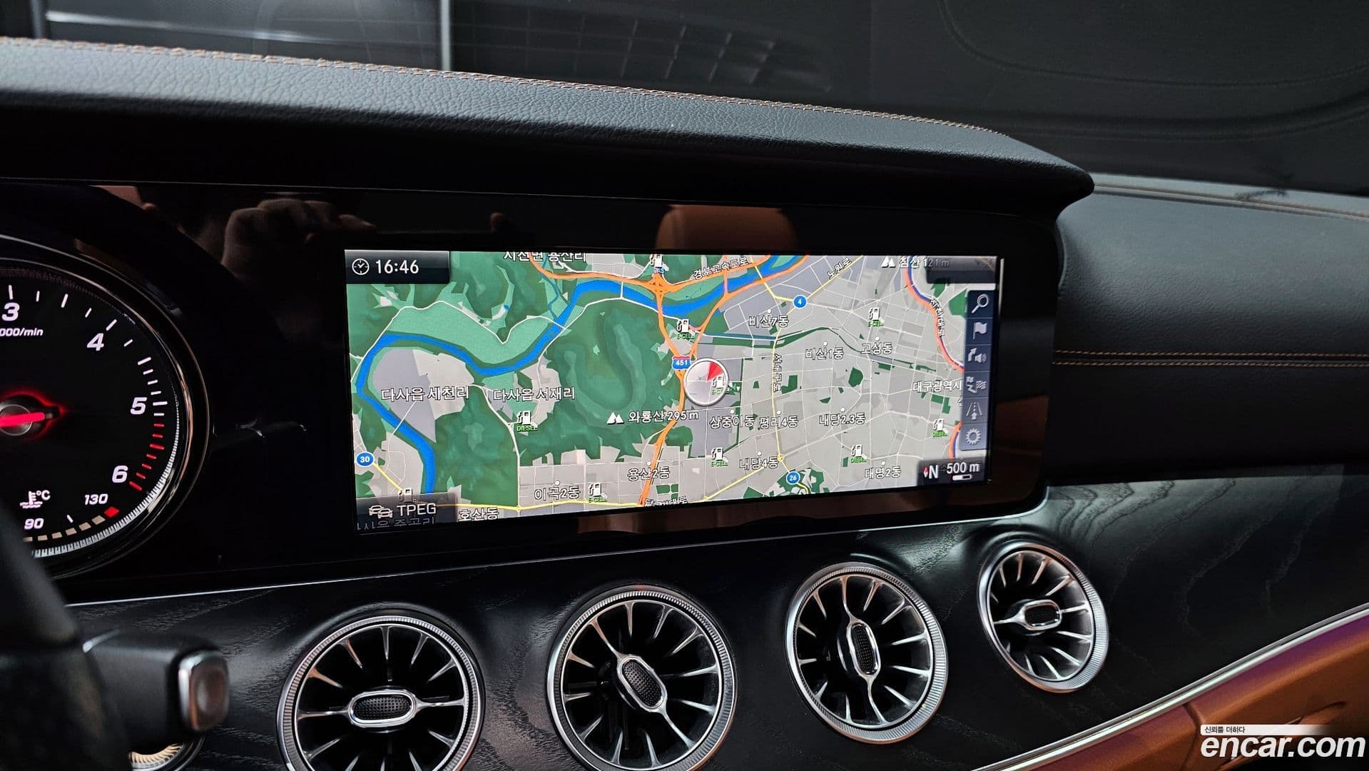 Main__Slider__Photo:E-Class Mercedes-Benz 2018.10-15