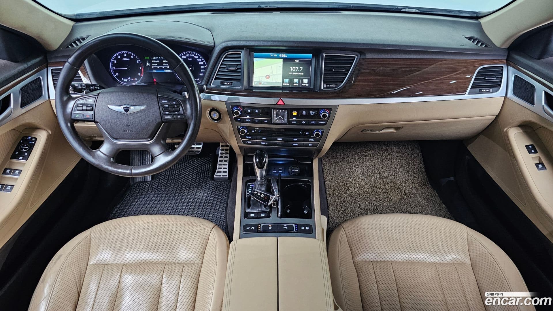 Main__Slider__Photo:Genesis Hyundai 2015.8-6