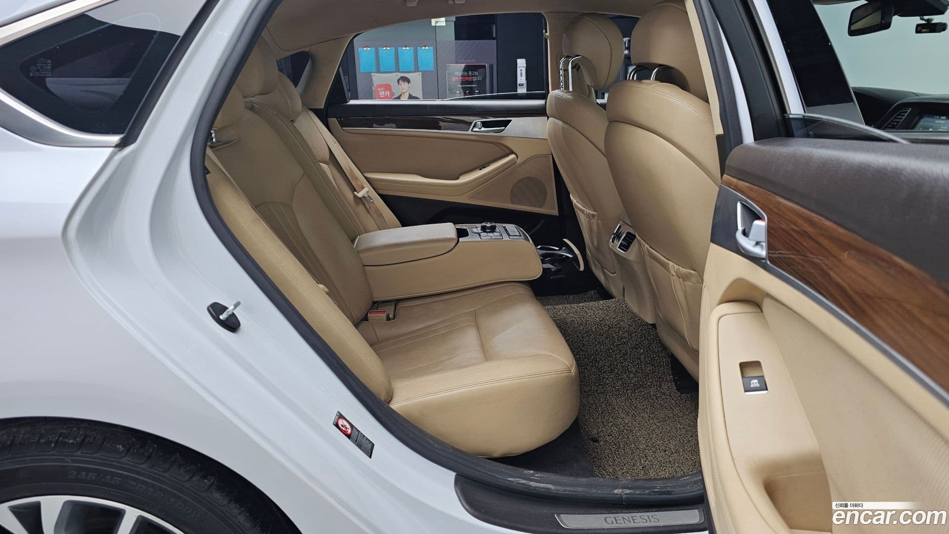 Main__Slider__Photo:Genesis Hyundai 2015.8-11