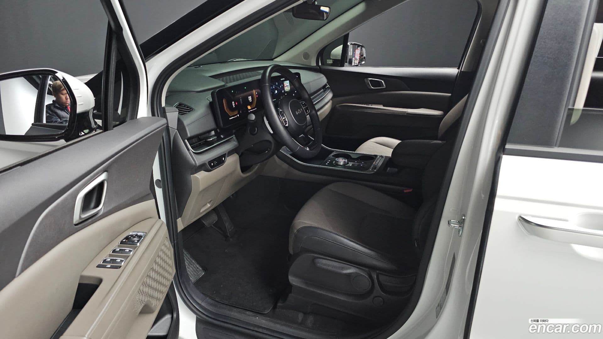 Main__Slider__Photo:Canival Kia 2024.2-10