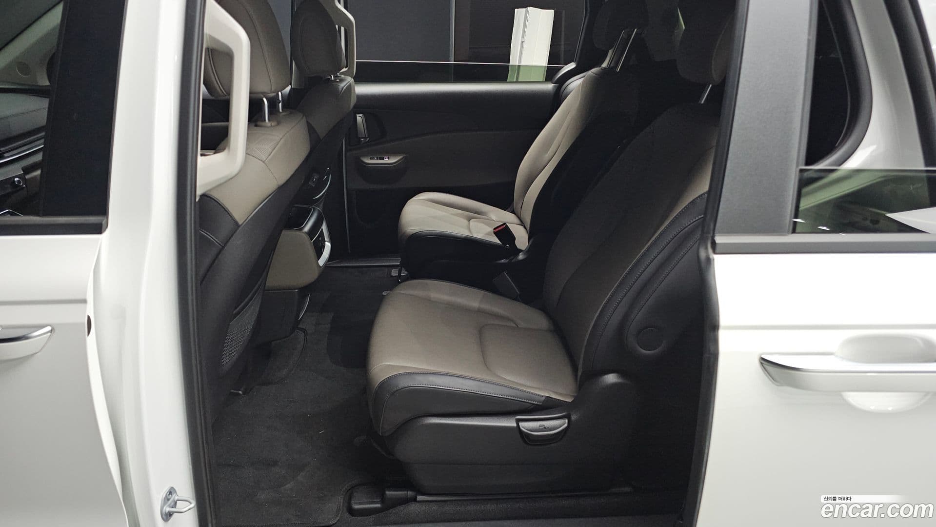 Main__Slider__Photo:Canival Kia 2024.2-11