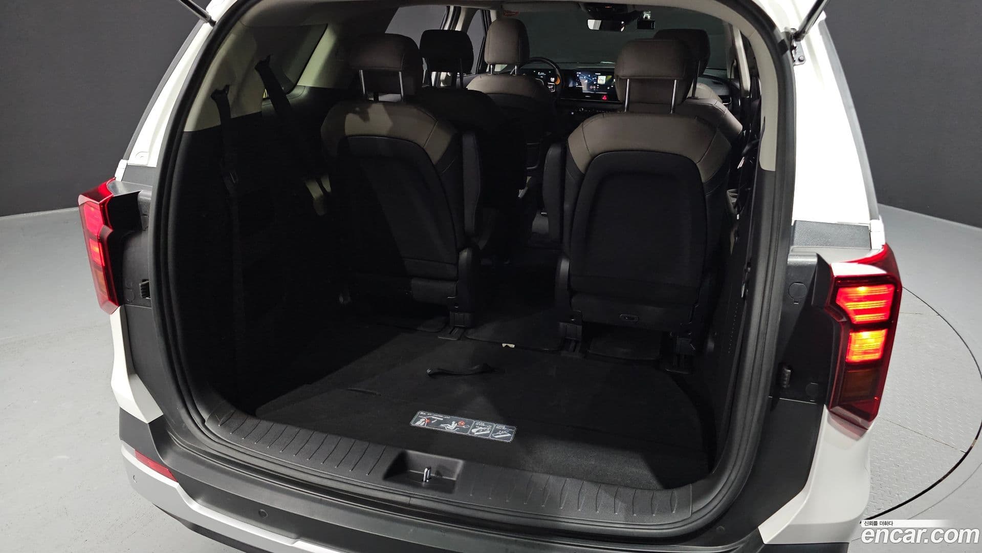 Main__Slider__Photo:Canival Kia 2024.2-19