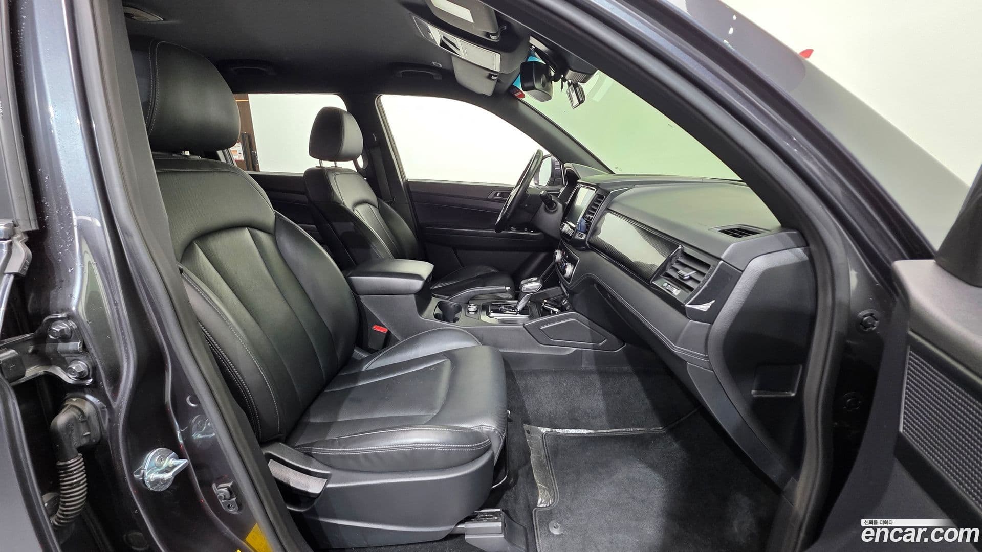 Main__Slider__Photo:Rexton KG_Mobility_Ssangyong 2020.10-9