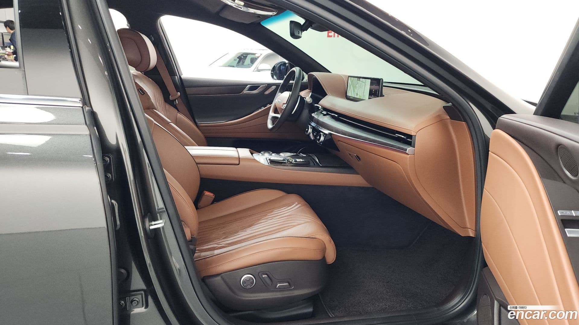 Main__Slider__Photo:G80 Genesis 2022.7-10