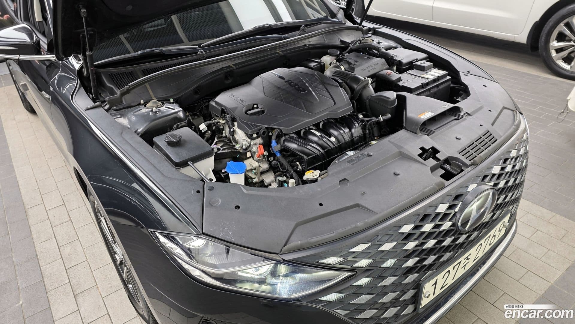 Main__Slider__Photo:Grandeur Hyundai 2020.5-5