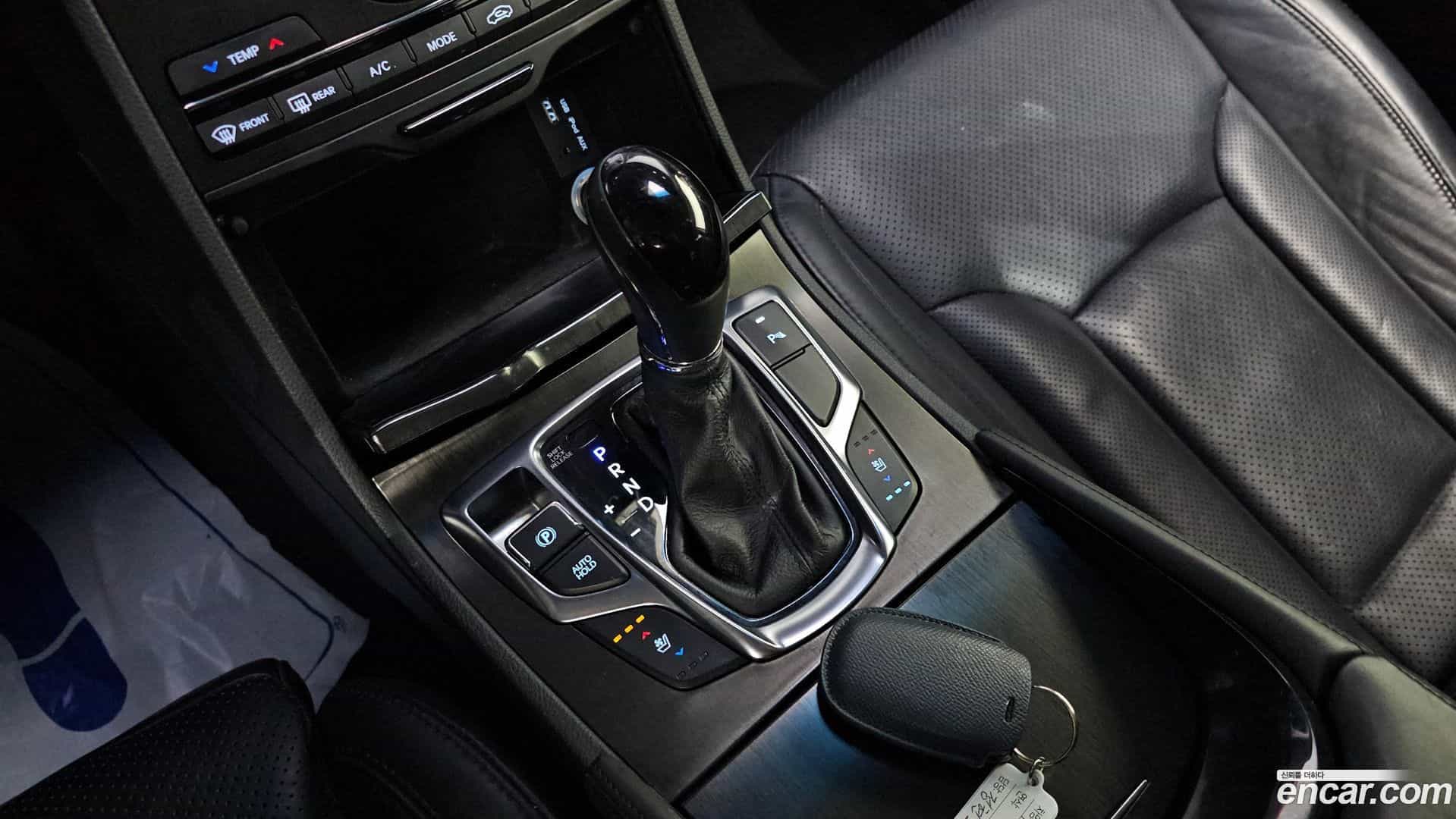 Grandeur Hyundai 2016.8-INNER-009