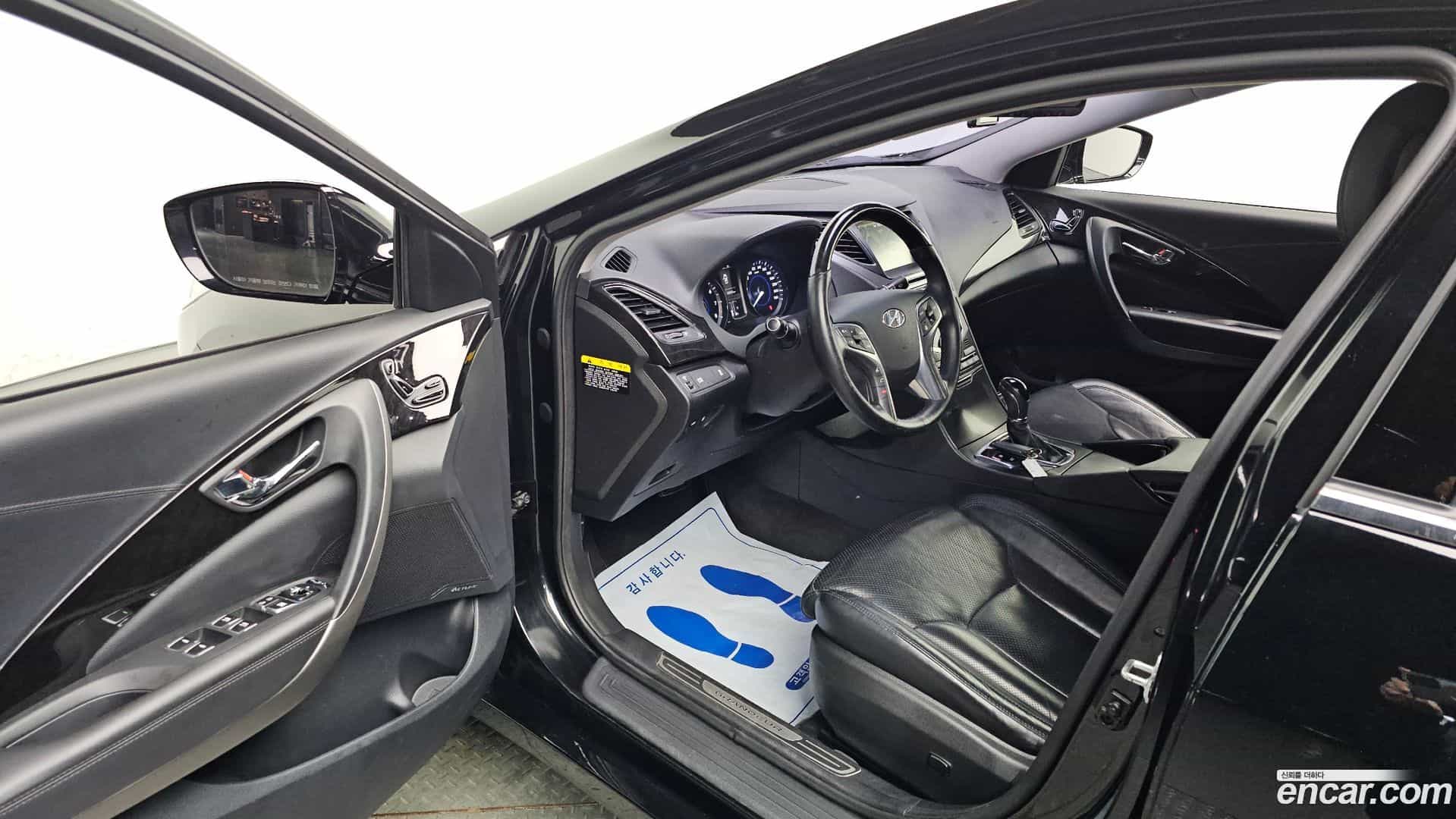 Grandeur Hyundai 2016.8-INNER-010