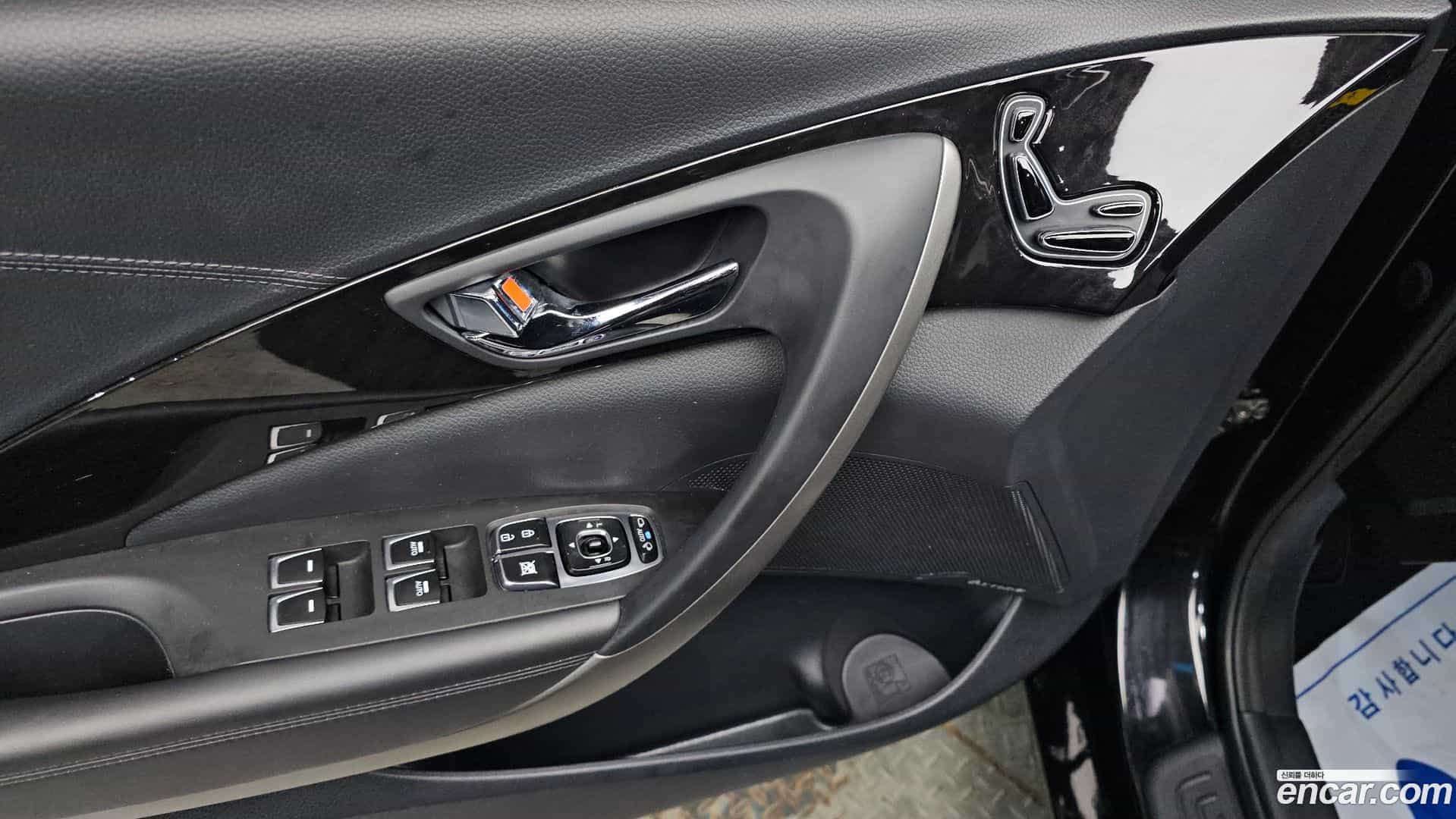 Grandeur Hyundai 2016.8-OPTION-017