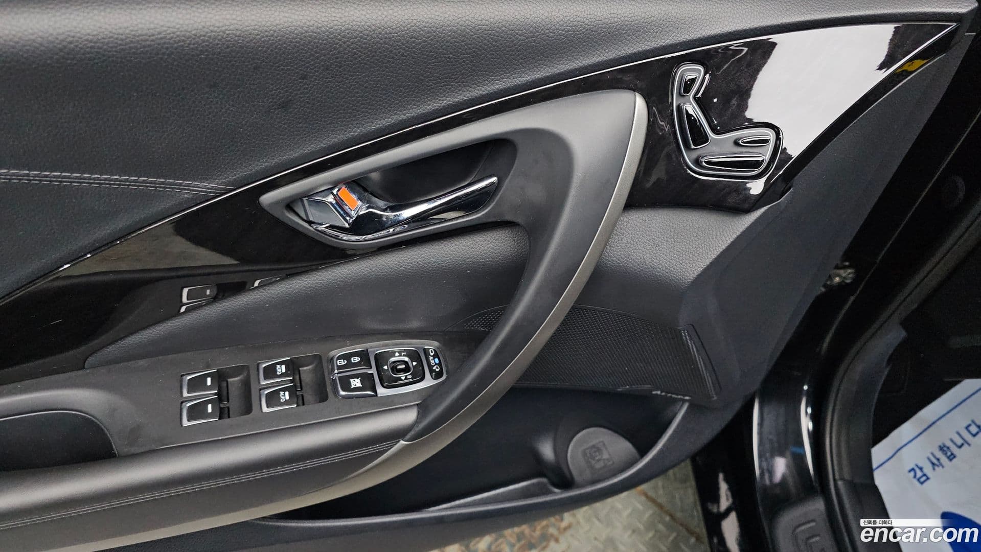 Main__Slider__Photo:Grandeur Hyundai 2016.8-12