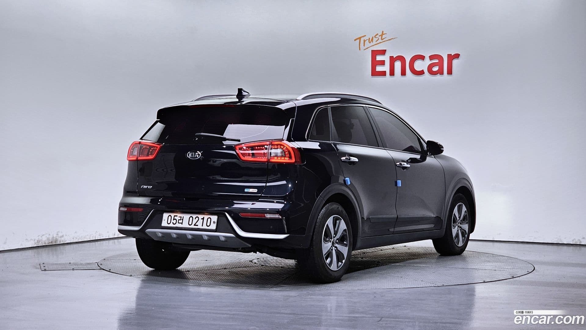 Main__Slider__Photo:Niro Kia 2016.5-1