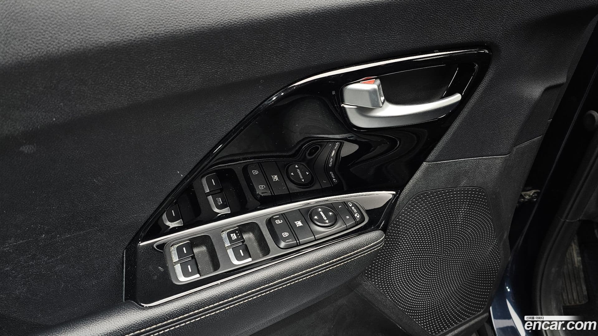 Main__Slider__Photo:Niro Kia 2016.5-16